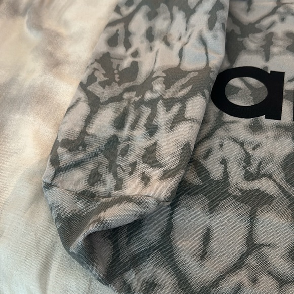 ALO = Air, Land & Ocean. Carry-it-all Tie Dye Shopper - Picture 8 of 8